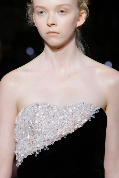 Look 70